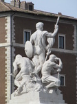 SX31322 Statue in front of Altare della Patria.jpg